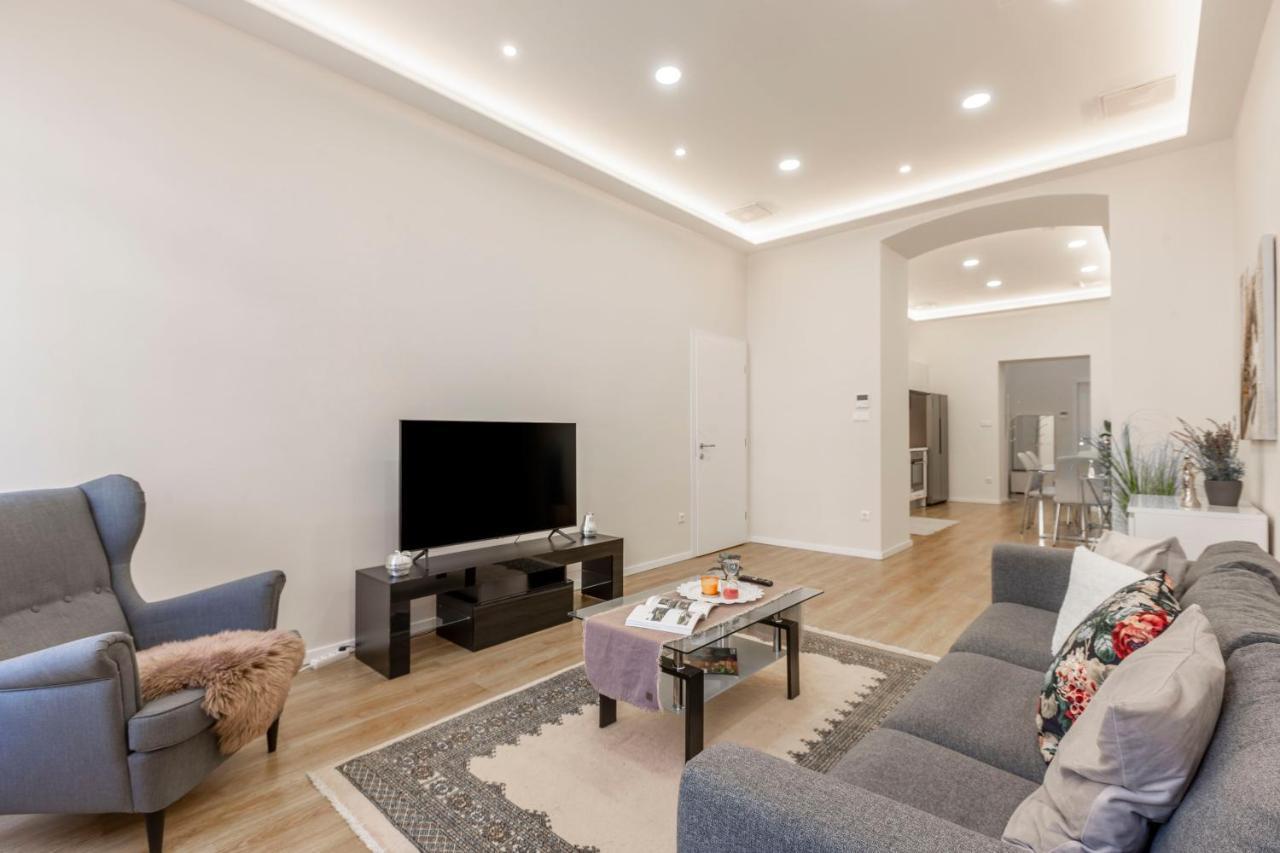Exclusive Csengery Residence In The Heart Of Budapest Esterno foto