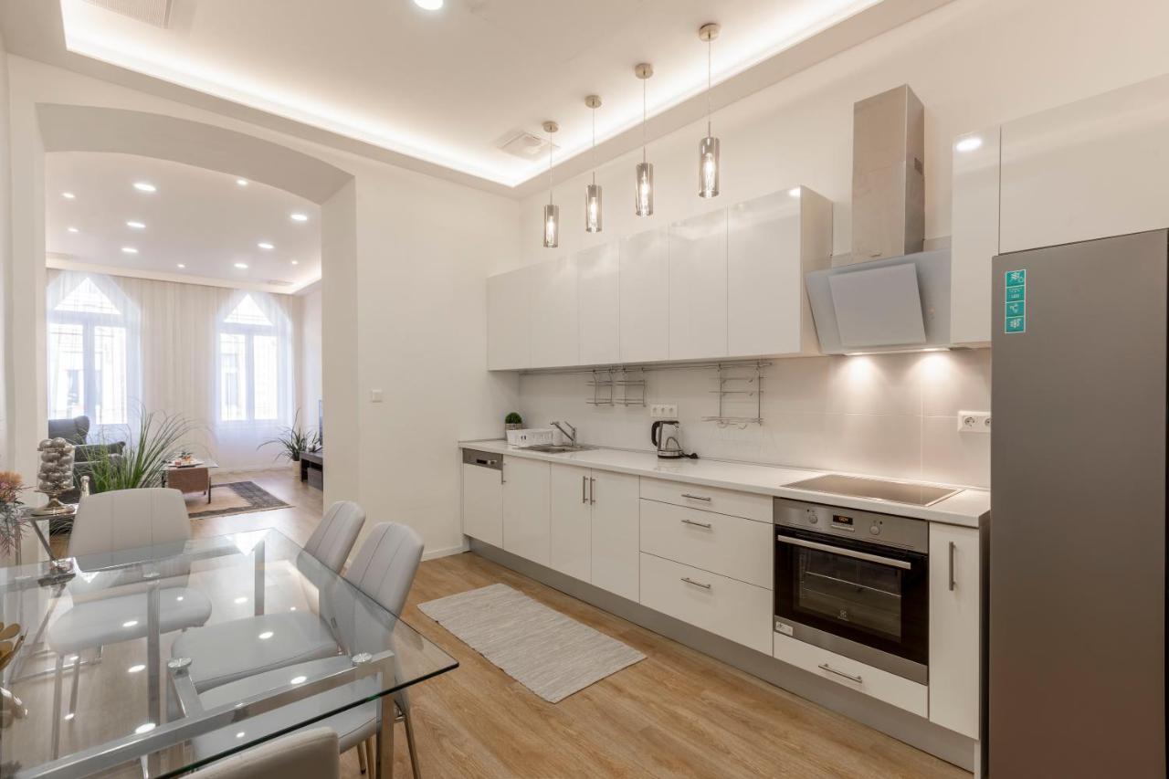 Exclusive Csengery Residence In The Heart Of Budapest Esterno foto