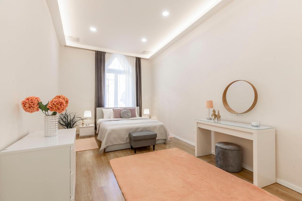 Exclusive Csengery Residence In The Heart Of Budapest Esterno foto