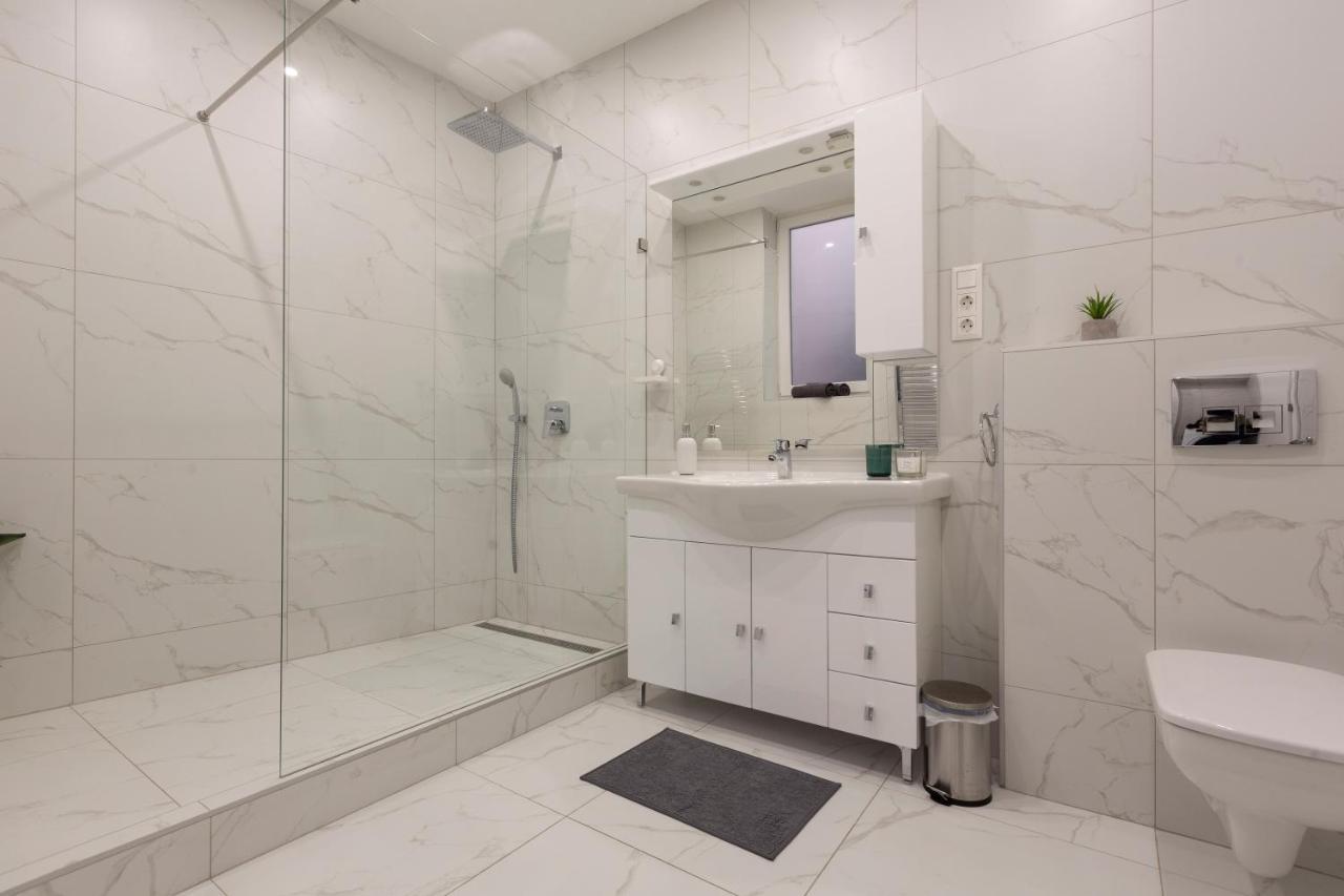Exclusive Csengery Residence In The Heart Of Budapest Esterno foto