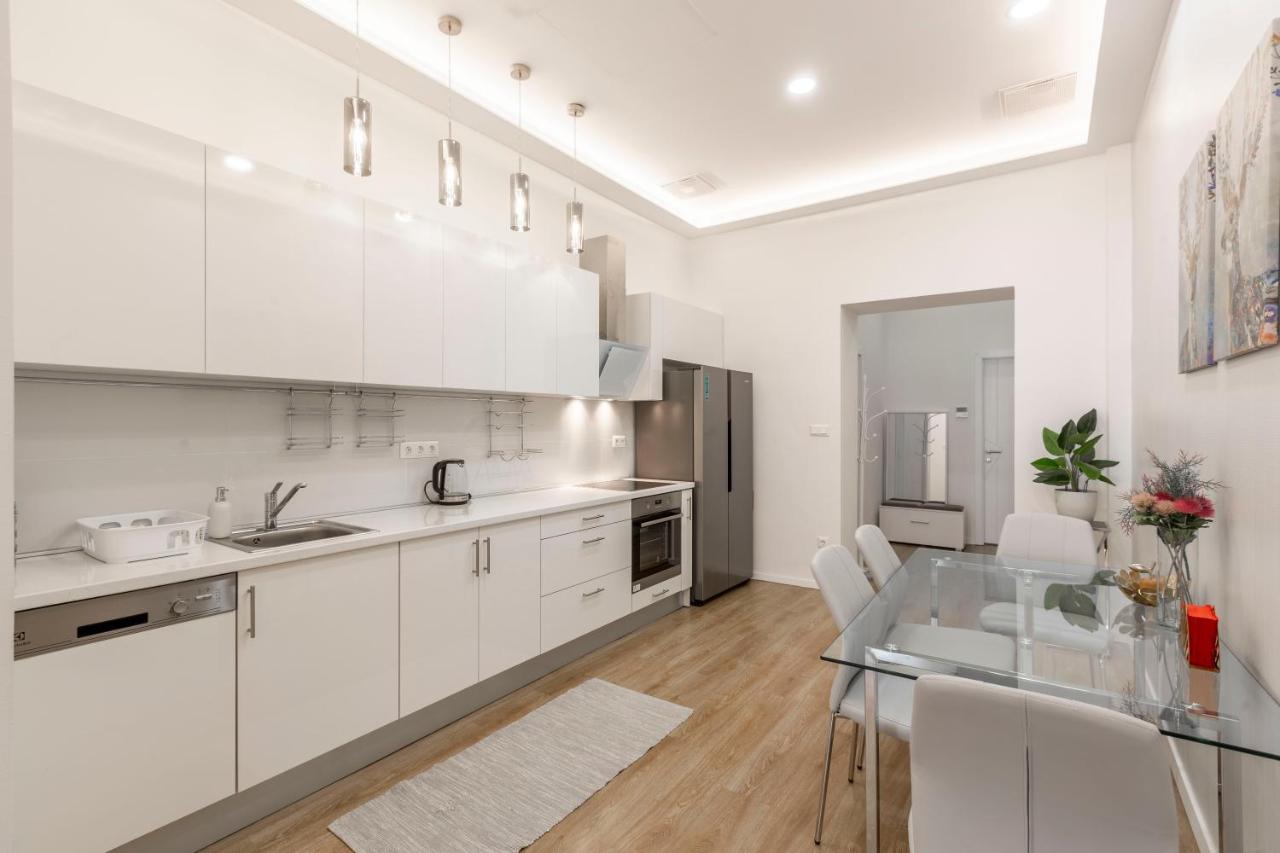 Exclusive Csengery Residence In The Heart Of Budapest Esterno foto